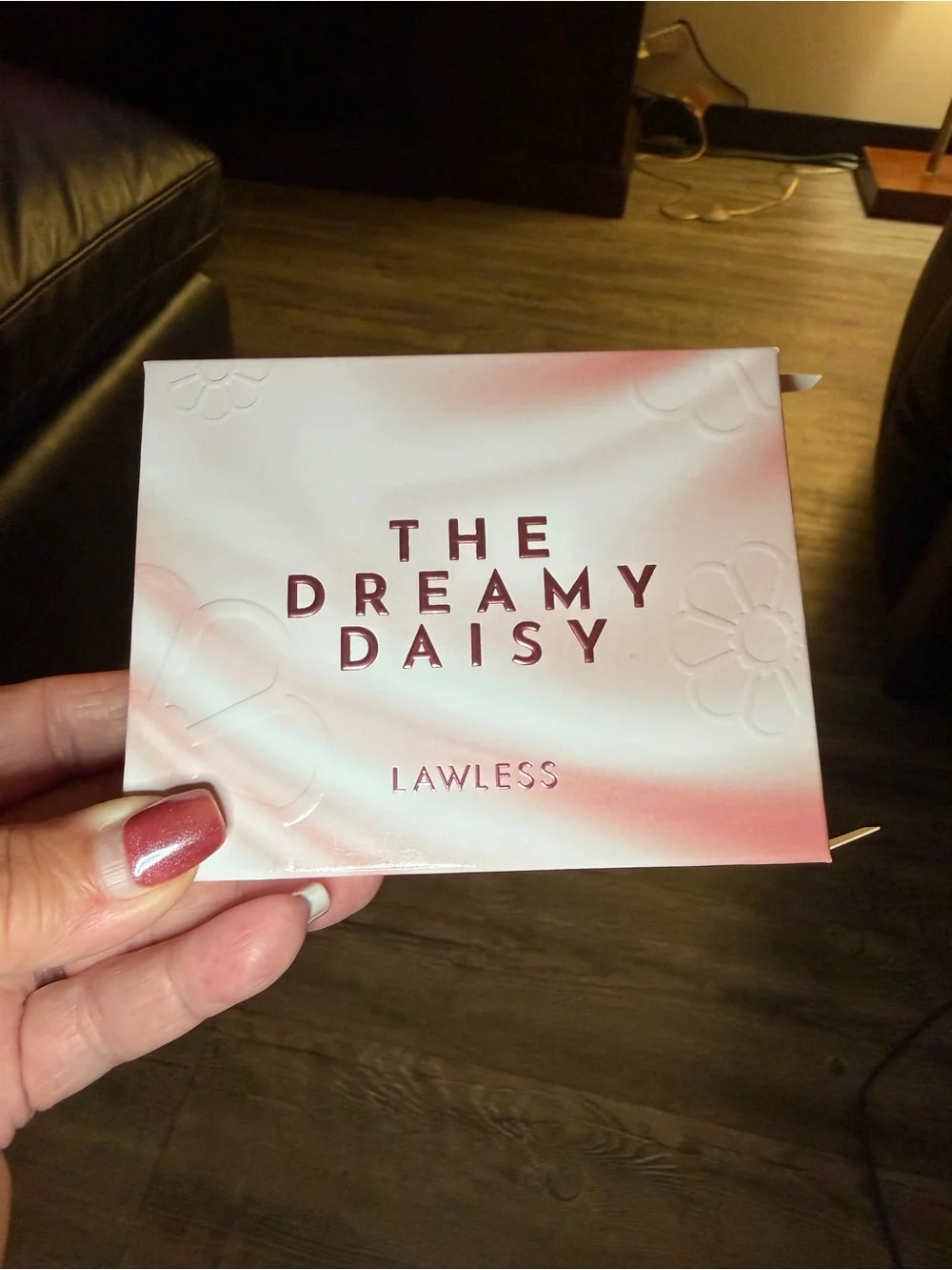 LAWLESS The Dreamy Daisy Eyeshadow Palette — Peachy Pink & Warm Neutrals